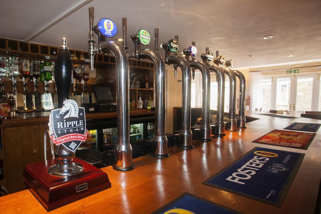 The Five Bells Hotel Deal Bagian luar foto