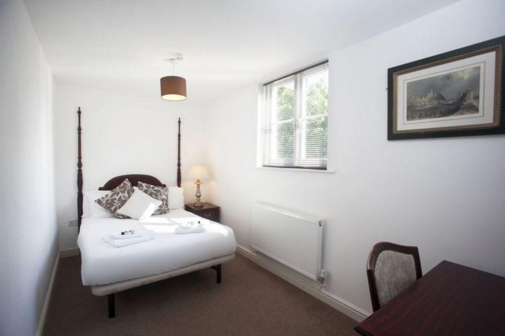 The Five Bells Hotel Deal Bagian luar foto