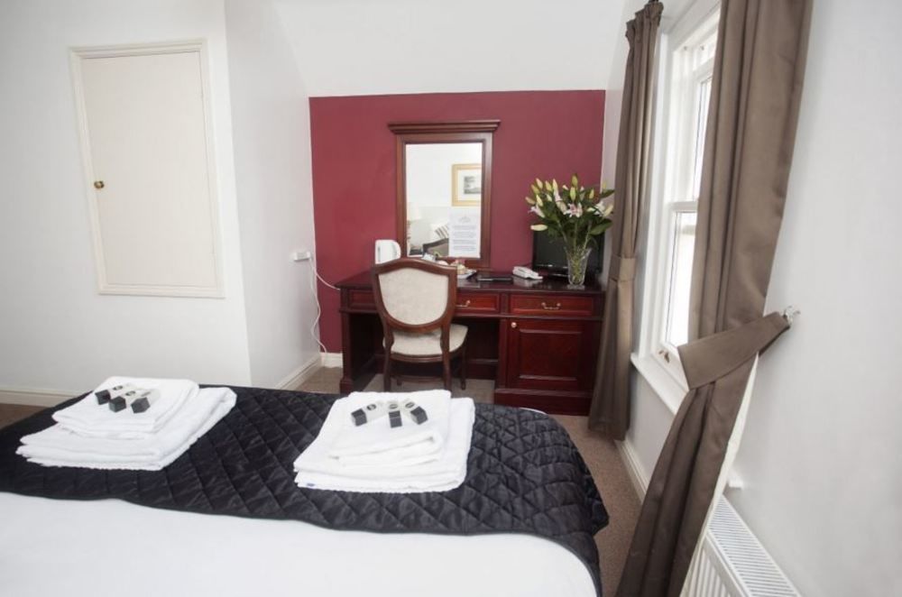 The Five Bells Hotel Deal Bagian luar foto